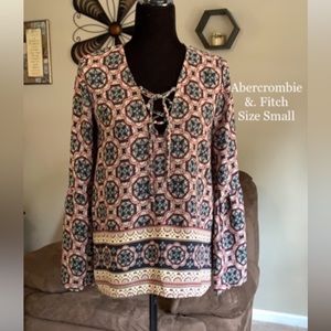 Abercrombie & Fitch - Ladies Size Small Top  EUC~ 5 items for $25